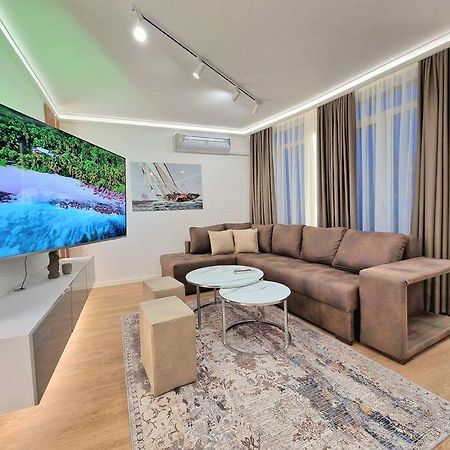 Luxury Apartment. 75 Inches Tv Varna Exterior foto