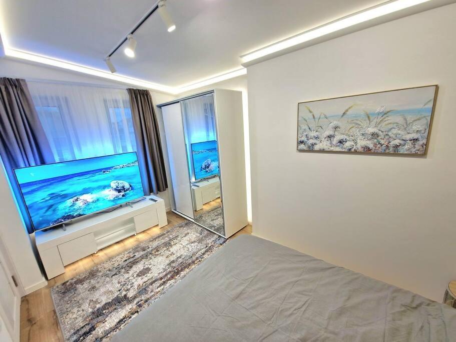 Luxury Apartment. 75 Inches Tv Varna Exterior foto