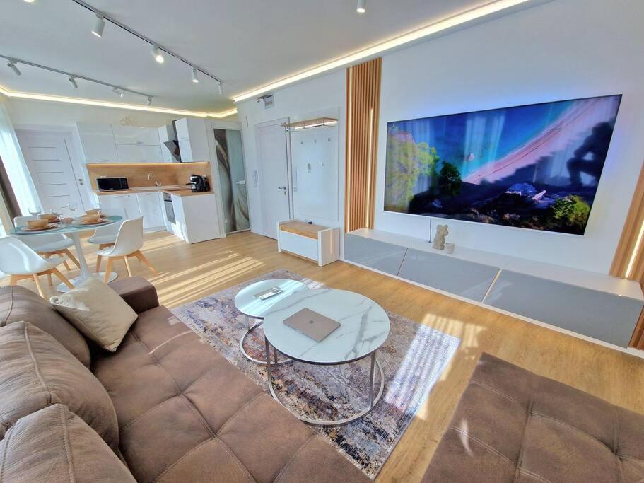 Luxury Apartment. 75 Inches Tv Varna Exterior foto