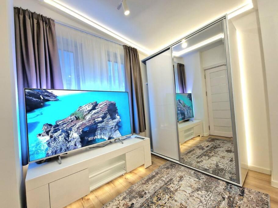 Luxury Apartment. 75 Inches Tv Varna Exterior foto