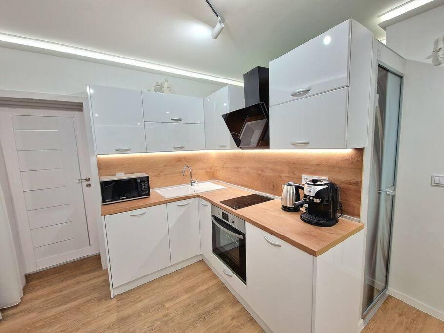 Luxury Apartment. 75 Inches Tv Varna Exterior foto